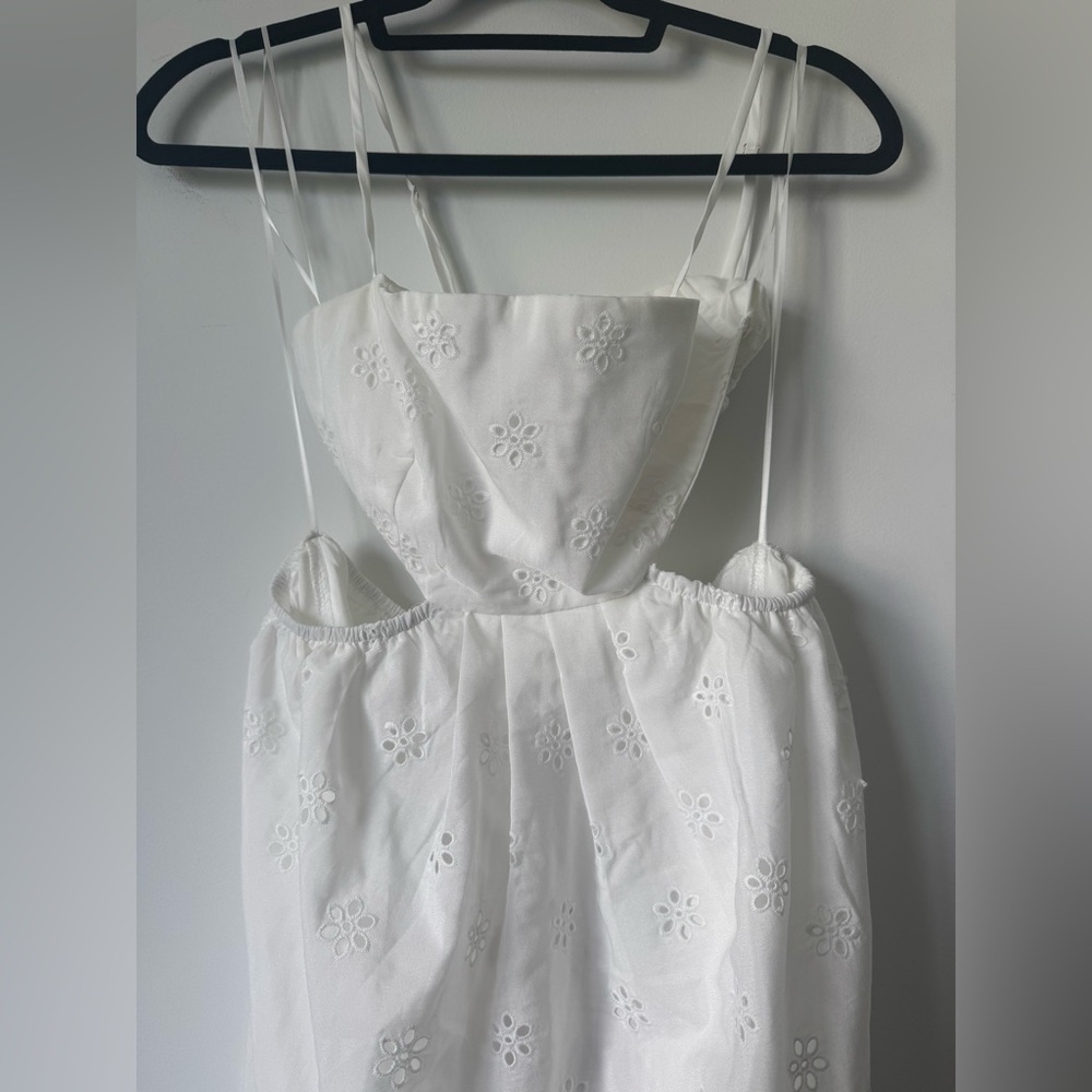 Hello Molly My Escape Mini Dress in White - Size M - Picture 4 of 14